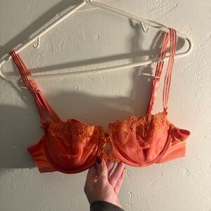 Elegant Lace Coral Bra SIZE 36B